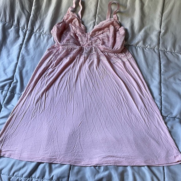 Cosabella Pink Lace Chemise - Picture 1 of 8